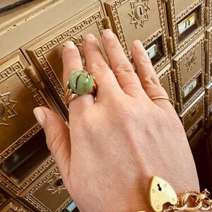 Vintage Avon Gold Tone Marble Ring